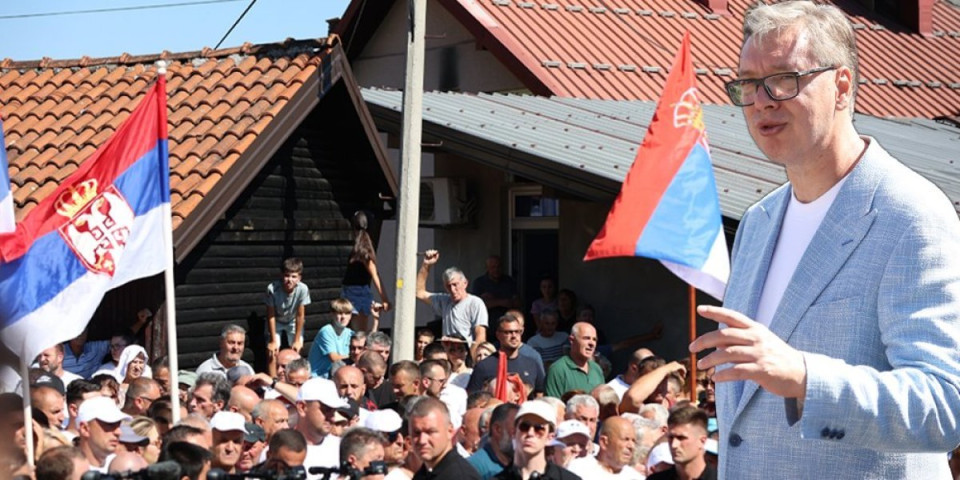 "Država ulaže velike pare!" Vučić razgovara sa narodom u Novoj Varoši (FOTO/VIDEO)