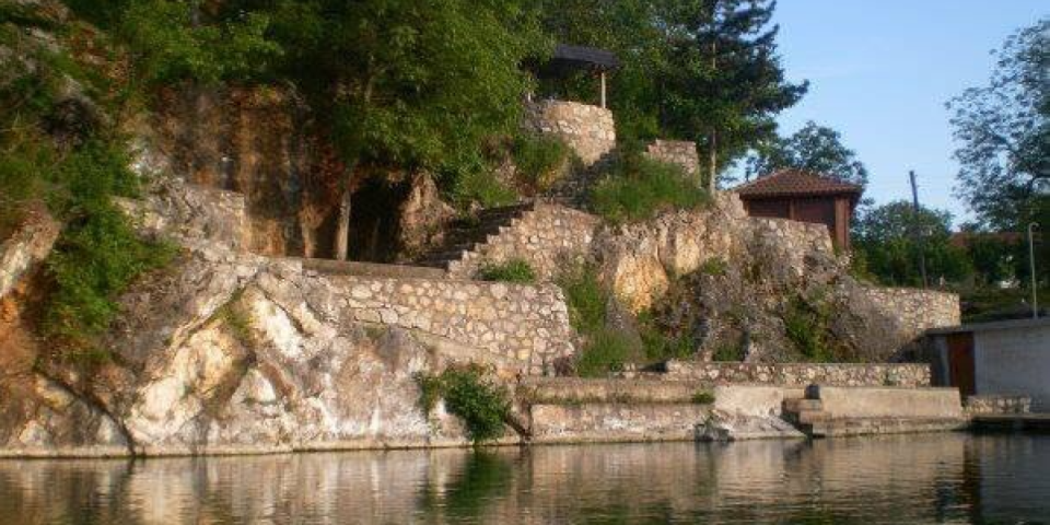 Srpski Karibi nadomak Niša! Ovde se leče i duša i telo, a ljudi se kupaju i zimi (FOTO)