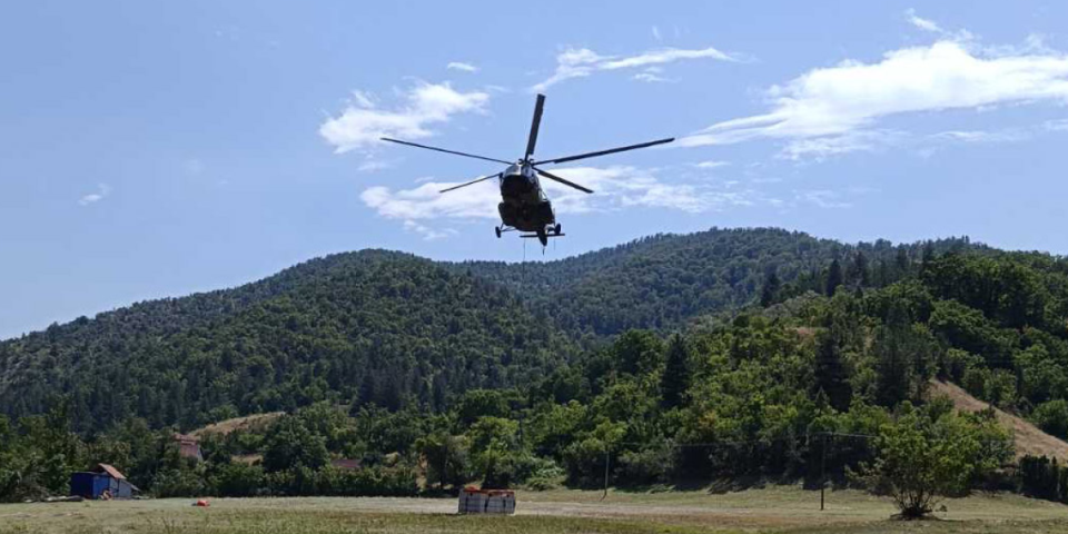 Vojska Srbije digla helikoptere: Nadleću planinu Stolovi (VIDEO)