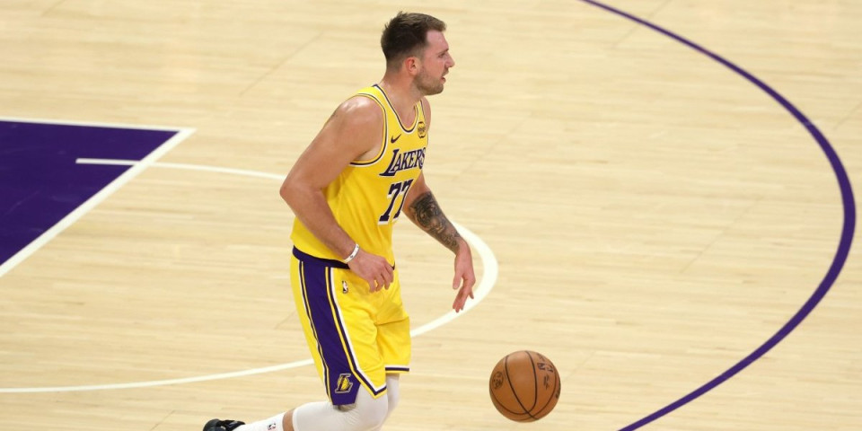 Auuu, pao rekord u NBA ligi! Lejkersi prodati za pravo bogatstvo, stigli novi vlasnici