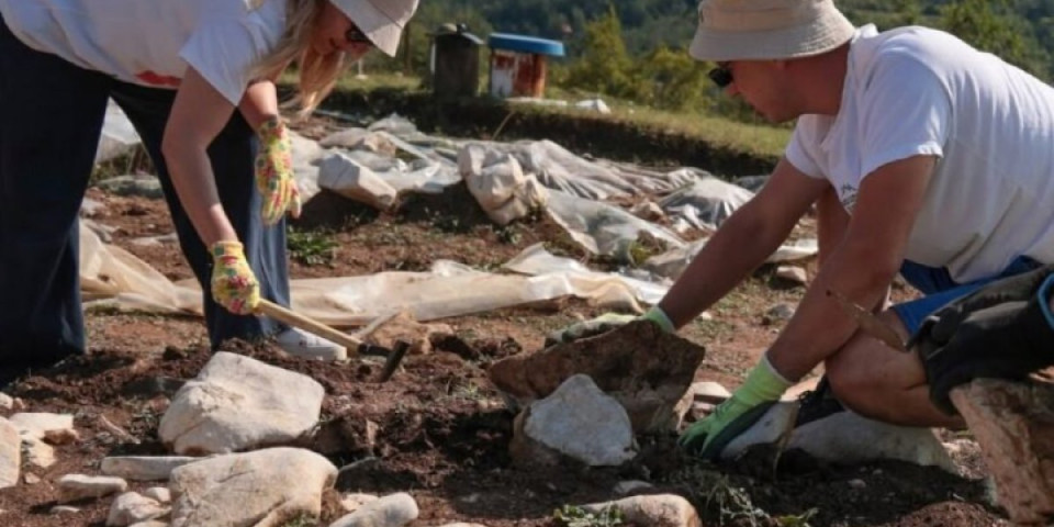 Misterija humke broj 1! Nastavljeno arheološko istraživanje na lokalitetu Crkvine (FOTO)