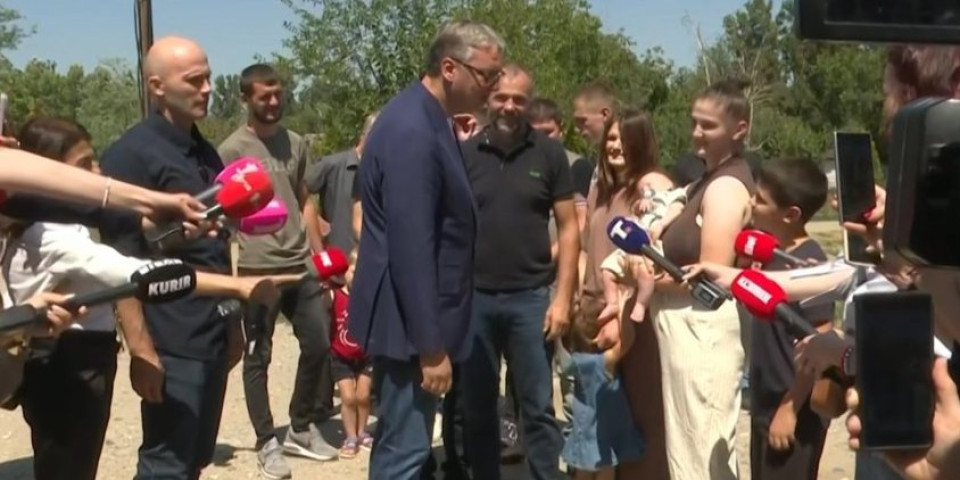 "Da se ne lažemo, nikad bolje nije bilo!" Domaćin sa 8 dece brutalno sasekao sve laži: Sve ide na vreme, hvala Vučiću i državi (FOTO/VIDEO)