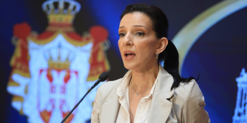 Kako izgleda kad lopov viče "drž'te lopova"? Evo baš ovako