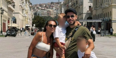 Ništa od odmora! Poznati par pokazao roditeljske muke sa letovanja