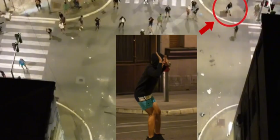 Blokader u plavom šorcu nije nikakav nevini dečak, nego najgori huligan! Šok snimak iz Valjeva ruši njihovu priču - Evo dokaza (VIDEO)