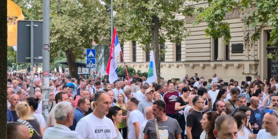 Rat do istrebljenja među blokaderima u Leskovcu: Opštinski tim izbacio "lidera“ Gradimira Cvetanovića zbog mutnih veza sa opozicijom!