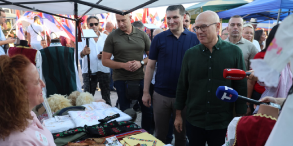 Sataraš ili bećarac, pitanje je sad?! Vučević oduševio meštane na manifestaciju "Satarašijada" (FOTO)