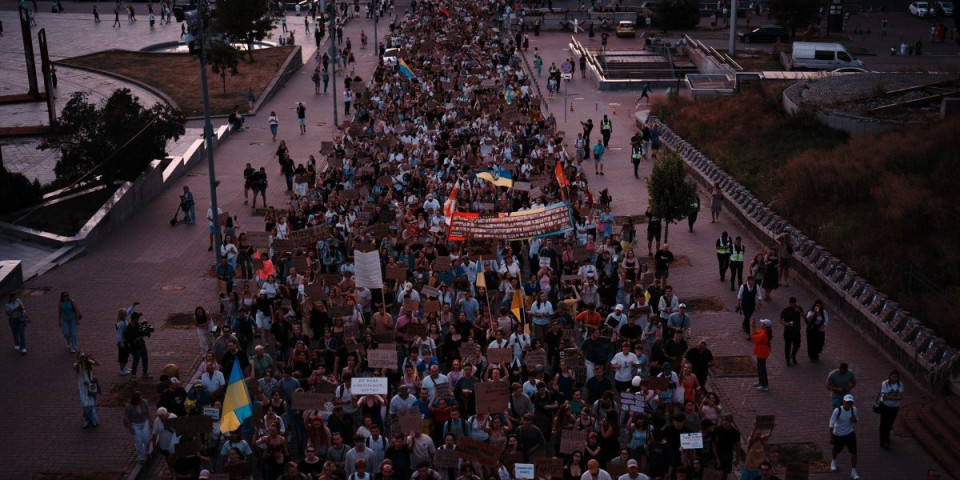 Kijev ne prašta Zelenskom: Ukrajinci na ulicama, traže samo jedno! (FOTO)