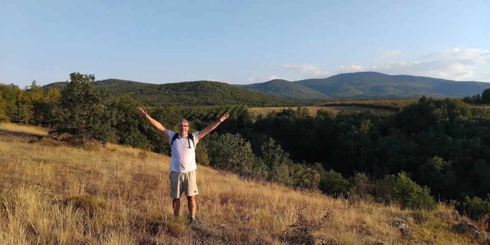 Jurio ga medved u Rumuniji, prošao je pola Balkana bez povrede, a nagrabusio pred kućom