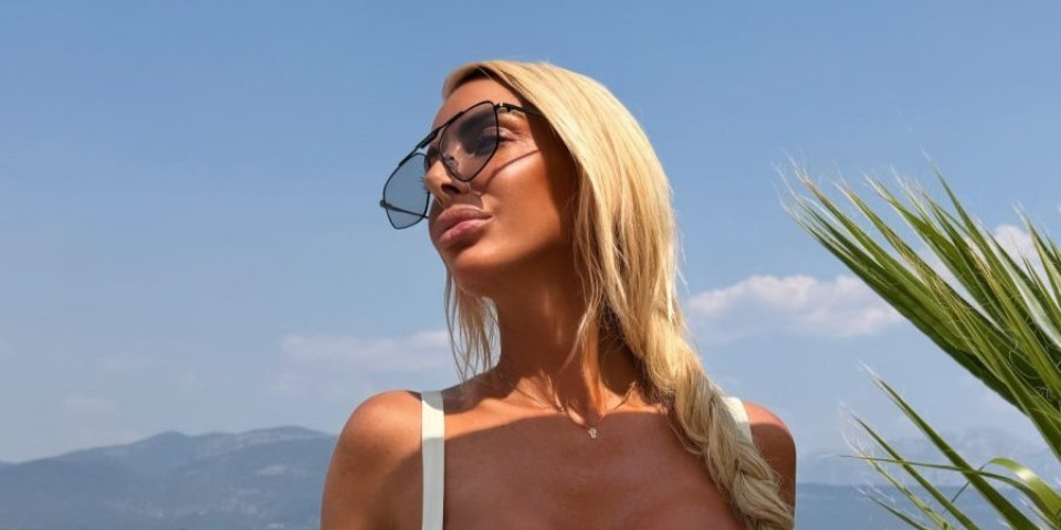 Ovo je njena tajna! Fatalna plavuša izgleda kao devojčica, a sada otkrila i kako (FOTO)