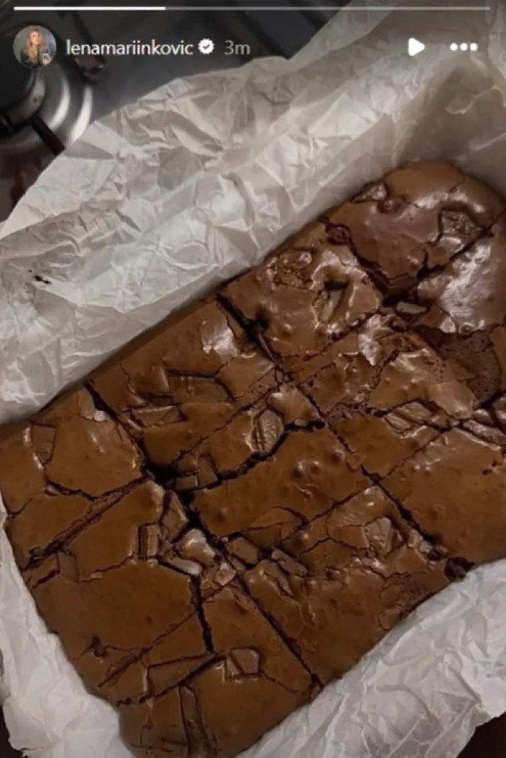 Lena Marinković se dokazala kao domaćica, spremila brauni a njegova cena će vas šokirati