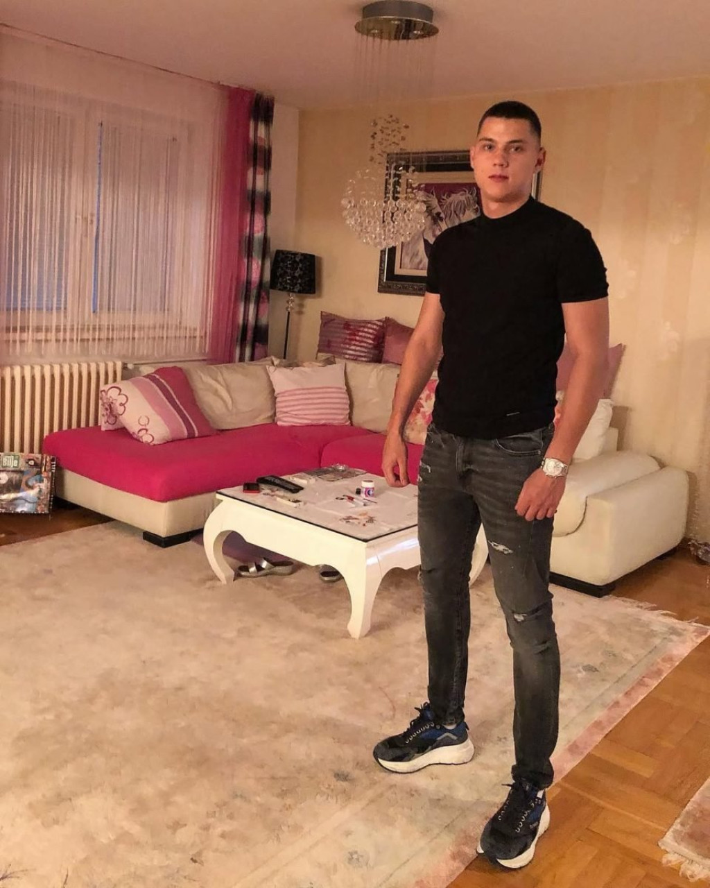 Baškare se u suvom luksuzu: Evo kako izgleda stan koji je Zlata ostavila Eni i Peji! (FOTO)