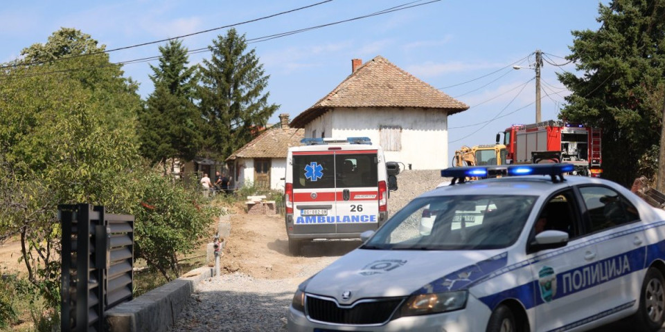 "Skočili smo i ugledali..." Komšije u šoku nakon strašne eksplozije u Velikoj Moštanici - Nebojša je mrtav, a Draganine kuće više nema (FOTO/VIDEO)