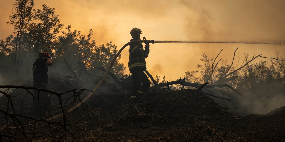 Heroji gase najveći požar u Srbiji
