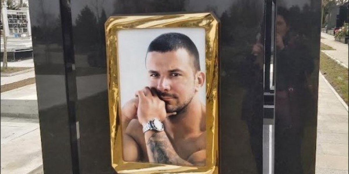 Grobnica u kojoj je sahranjen Strahinja Stojanović
