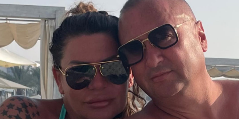 "Živote moj jedini": Slavlje u Đanijevom domu - Pevač Slađi posvetio i pesmu (FOTO)