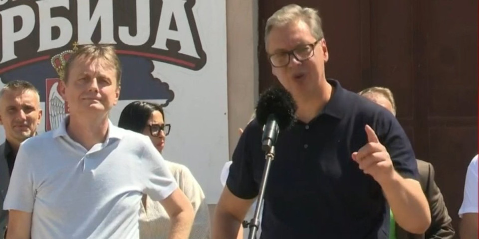 Vučić sa narodom! Predsednik stigao na Ub: Od vas tražim 65% plus, da ih pobedimo ubedljivije nego ikad (FOTO, VIDEO)