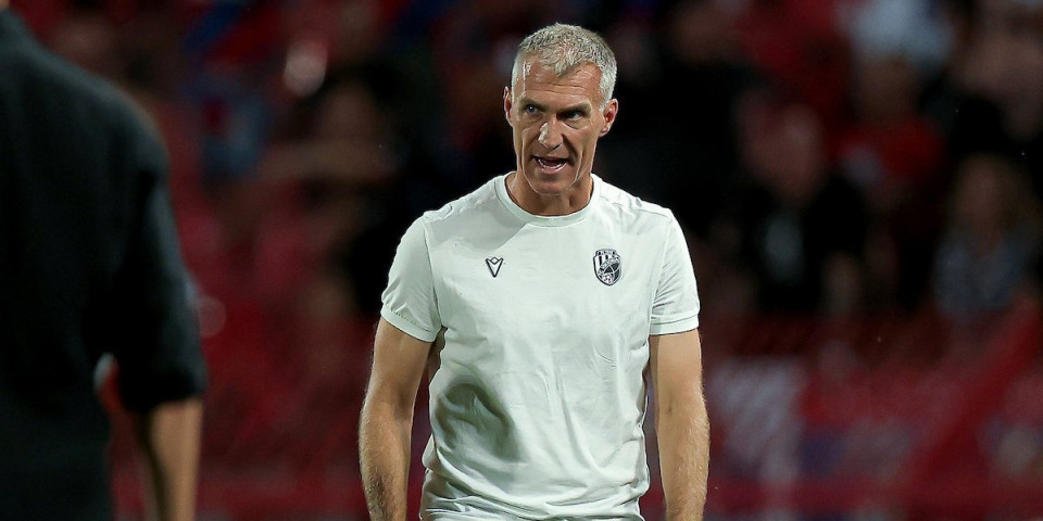 Zvezda uručila otkaz treneru Viktorije! Debakl na Marakani ga koštao posla