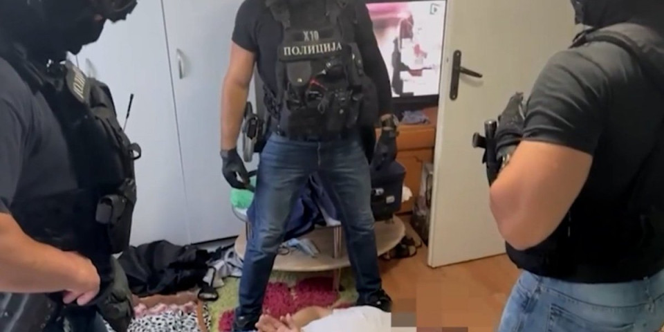 Specijalci upali u sobu dok je spavao: Pogledajte kako je pao osumnjičeni za pokušaj ubistva Davora Dabića (VIDEO)