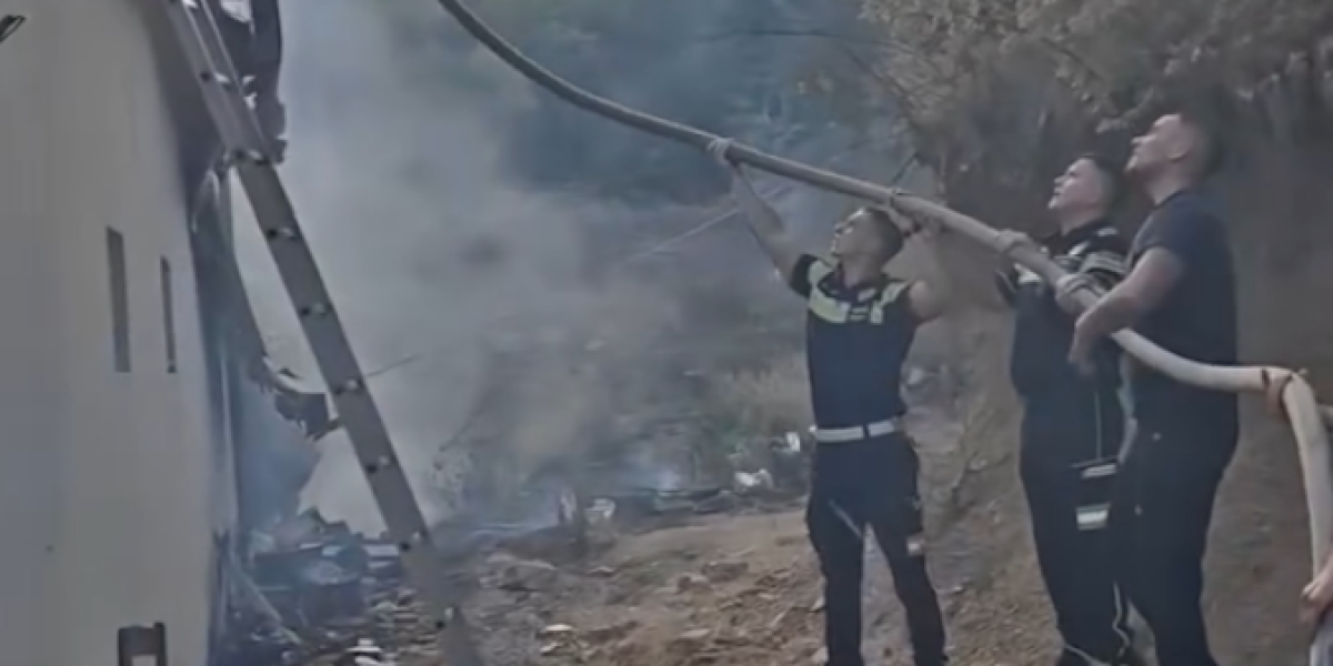 Vatrogasci u borbi sa plamenom