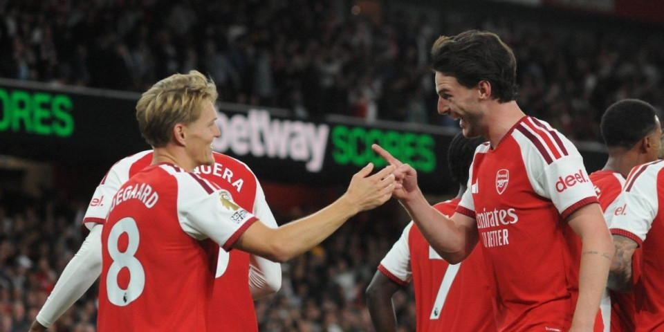 "Topdžije" furiozno krenule u odbranu titule: Arsenal pregazio Koventri u prvom kolu Premijer lige!