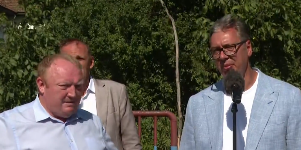Vučić sa narodom u Trgovištu: Ja sam tu da služim vama (FOTO/VIDEO)