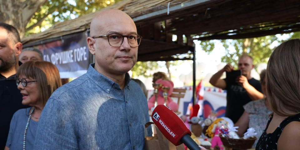 Blokaderska kampanja se svela na ogoljeno nasilje i mržnju! Vučević zgrožen najnovijim napadima na žene (VIDEO)