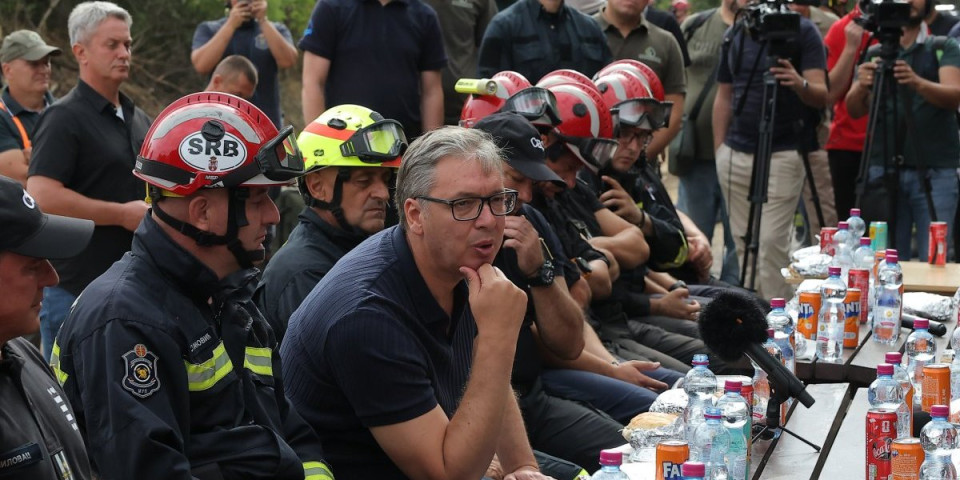"Opsednuti ste Vučićem, prešli ste sve granice!" Pogledajte dokle ide blokaderska mržnja (FOTO)