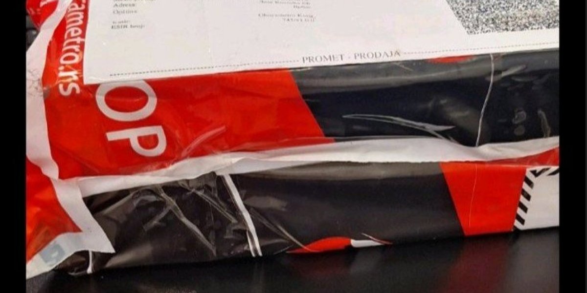 Paket iz "Obuće Metro" koji je stigao na adresu čitateljke