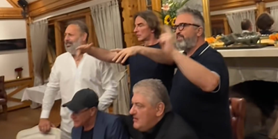 Jaki, uticajni i veseli domaćini: Snimak iz provoda raspametio narod - Van Dam u zagrljaju srpskih moćnika!