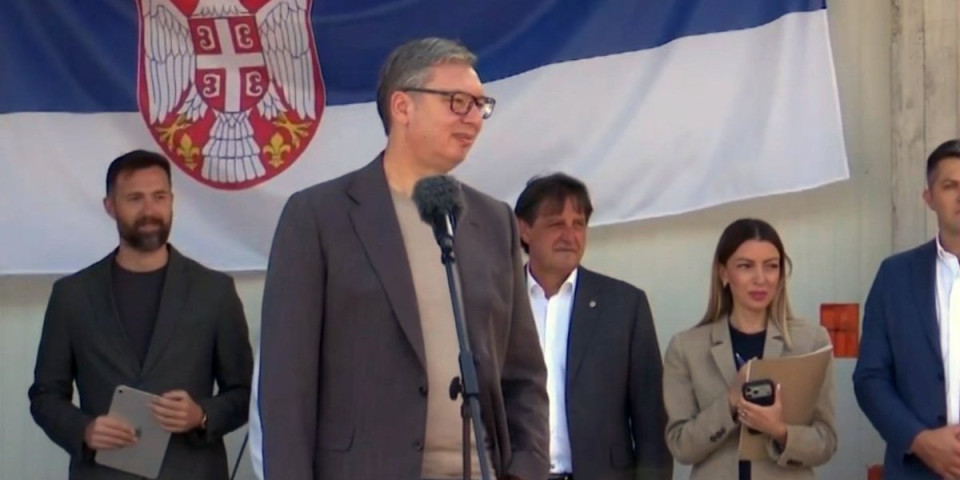 Vučić u poseti Rasinskom okrugu: Predsednik će obilaziti privrednike, radove na infrastrukturi i poljoprivredna domaćinstva! (FOTO/VIDEO)
