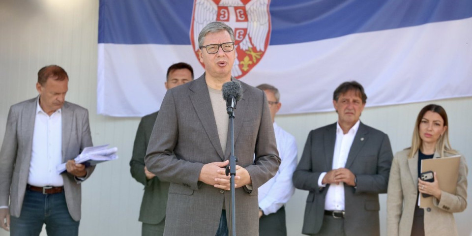 Vučić u Rasinskom okrugu: Predsednik u Aleksandrovcu obilazi vinariju "Cvetković" i razgovara sa građanima (FOTO/VIDEO)