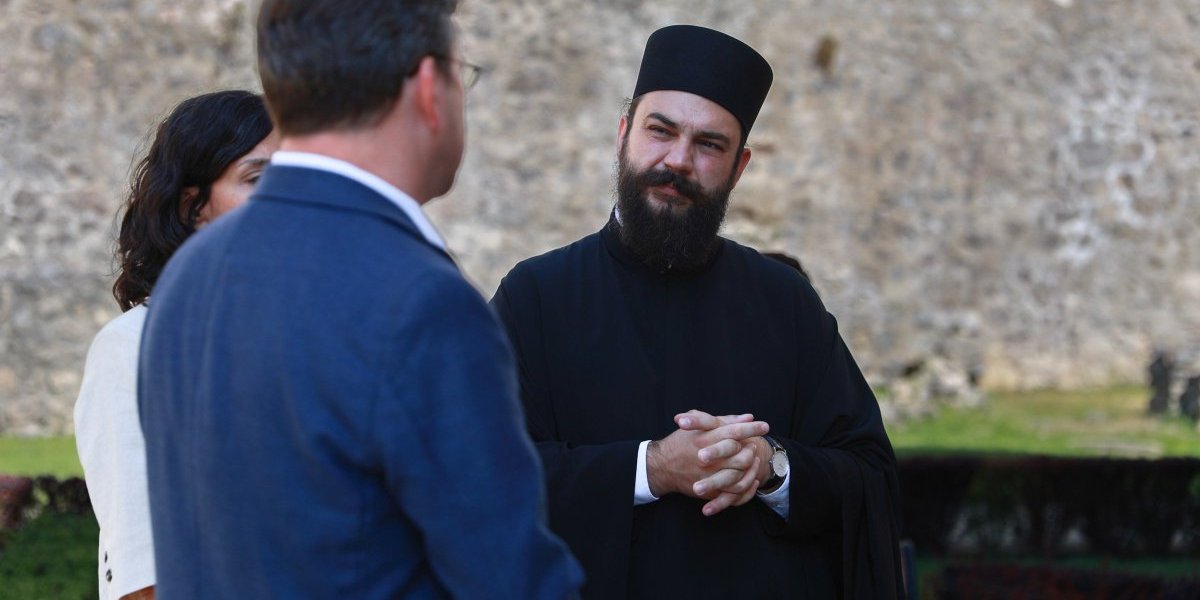 Nikola Selaković u manastiru Manasija