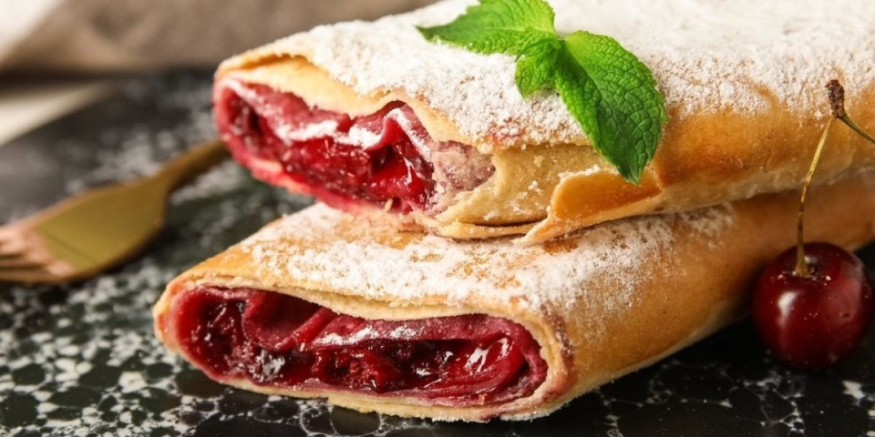 Seoska pita sa višnjama: Domaći desert sa kupovnim korama - Ukusom obara sa nogu