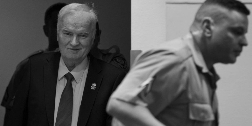 Skandalozno! Blokaderi histerično slave smrt generala: Pogledajte njihovu reakcija na smrt Ratka Mladića (FOTO)