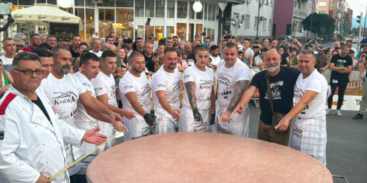 Pljeskavica od 90 kilograma i 500 grama
