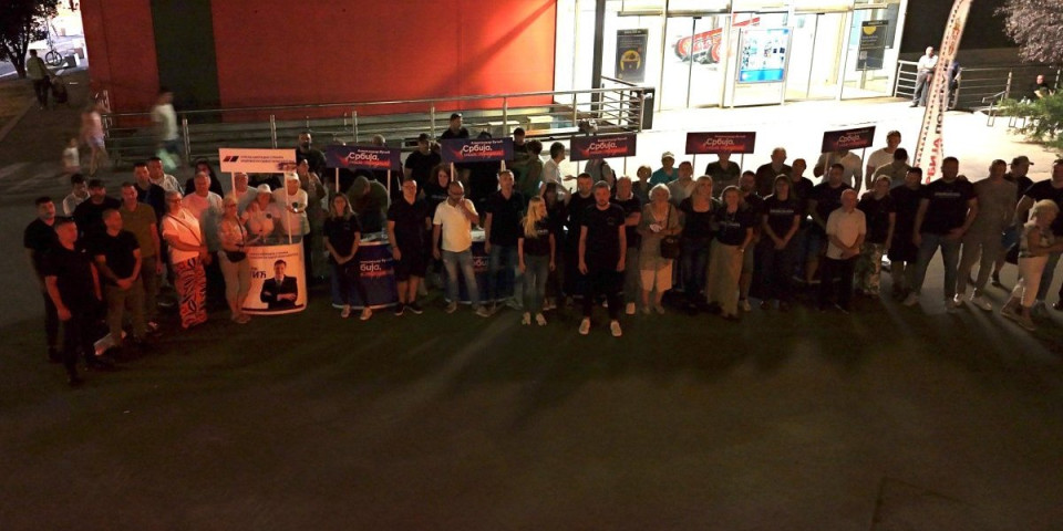 Dva sveta u našoj zemlji: Pristojna Srbija i članovi SNS-a grade budućnost, dok blokaderi žele haos i uništenje! (FOTO)