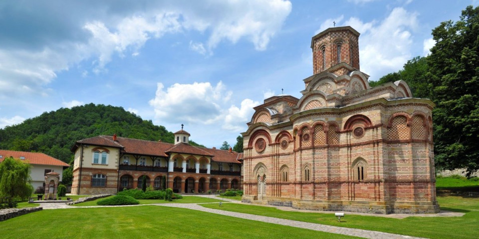 Srpski manastir krije čudotvornu ikonu i lekovitu vodu: Onaj koji je popije doživi čudo