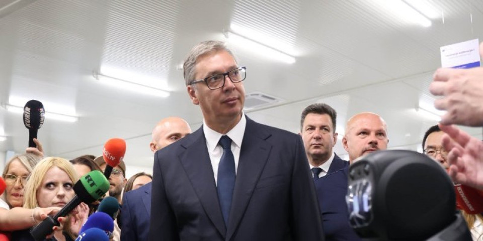 Za 15 dana roboti s oružjem u srpskoj vojsci! Vučić najavio istorijski iskorak - Tu nema greške! (FOTO)