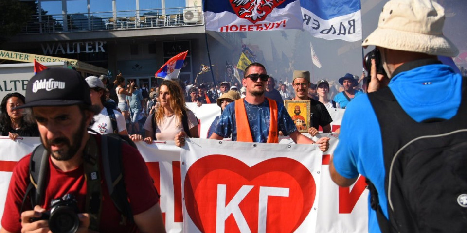 Sami odustanite, da ne pišemo dosije! Saznajemo: Blokaderi iz Kragujevca imaju nove, suptilnije metode za vetiranje