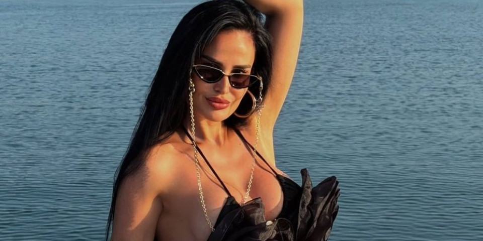 Halteri i mrežaste čarape! Indi se zategla i izbacila grudi - Provocira Srbe kao nikad pre (FOTO)