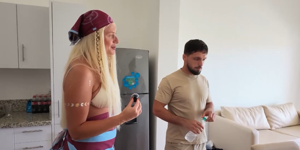 Ekskluzivni kadrovi! Zavirite u dom Alekse Erskog u Dominikani - Stigao i nepozvani gost (VIDEO)