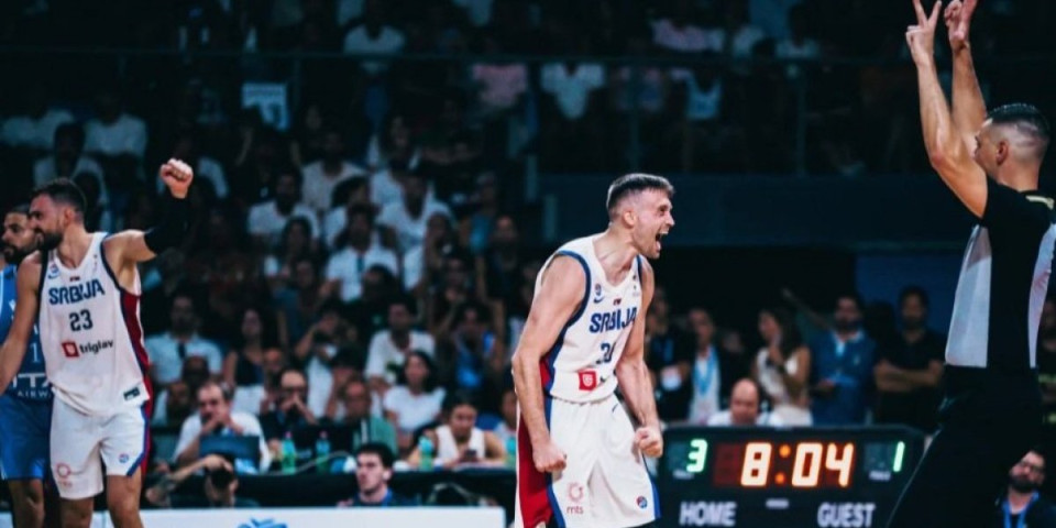 Tako se to radi! Gudurić i Avramović srušili Italiju u Pezaru: Srbija korak bliže Mundobasketu