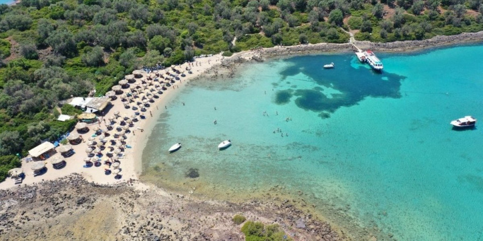 Ovo grčko ostrvo je hit za septembar: Prelepe plaže, toplo more i mnogo manje turista (FOTO)