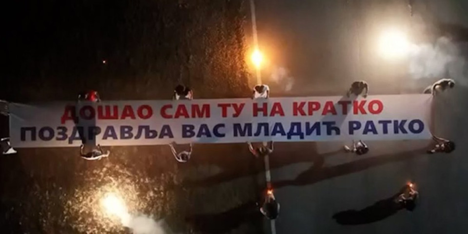 Zasijalo Kraljevo! Na stadionu gde je trebalo da peva Dino Merlin osvanula jasna poruka (VIDEO)