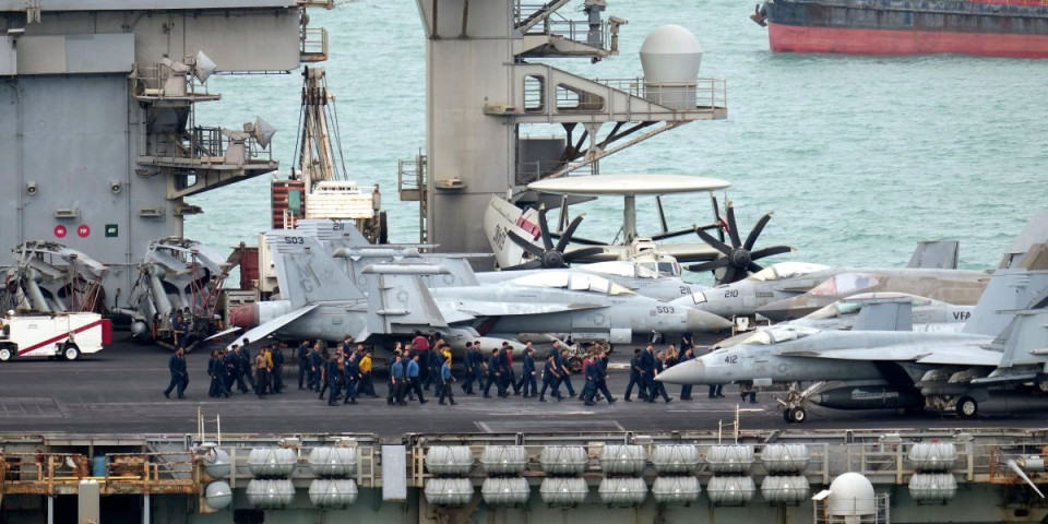 Invazija sa američkog nosača aviona: 5.000 marinaca izlazi na kopno, sve podeća na Vijetnam! (FOTO)