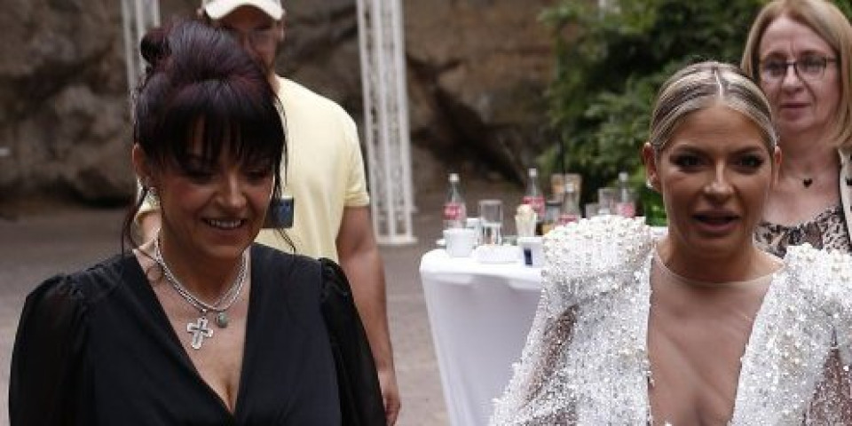 "Pitam je za savete, ali za ljubav nikad!" Vanja Mijatović ogolila dušu o majci koja "predviđa budućnost" - Evo čime se bavi