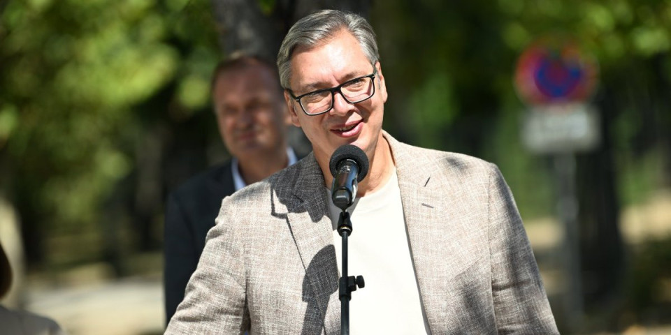 Predsednik u Severnobanatskom okrugu - Vučić u Čoki, obilazi gazdinstvo Petrović (FOTO)