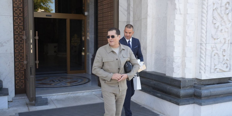 Malena lepotica u rukama pevača! Aco Pejović imao specijalnu ulogu - Ovo su detalji krštenja