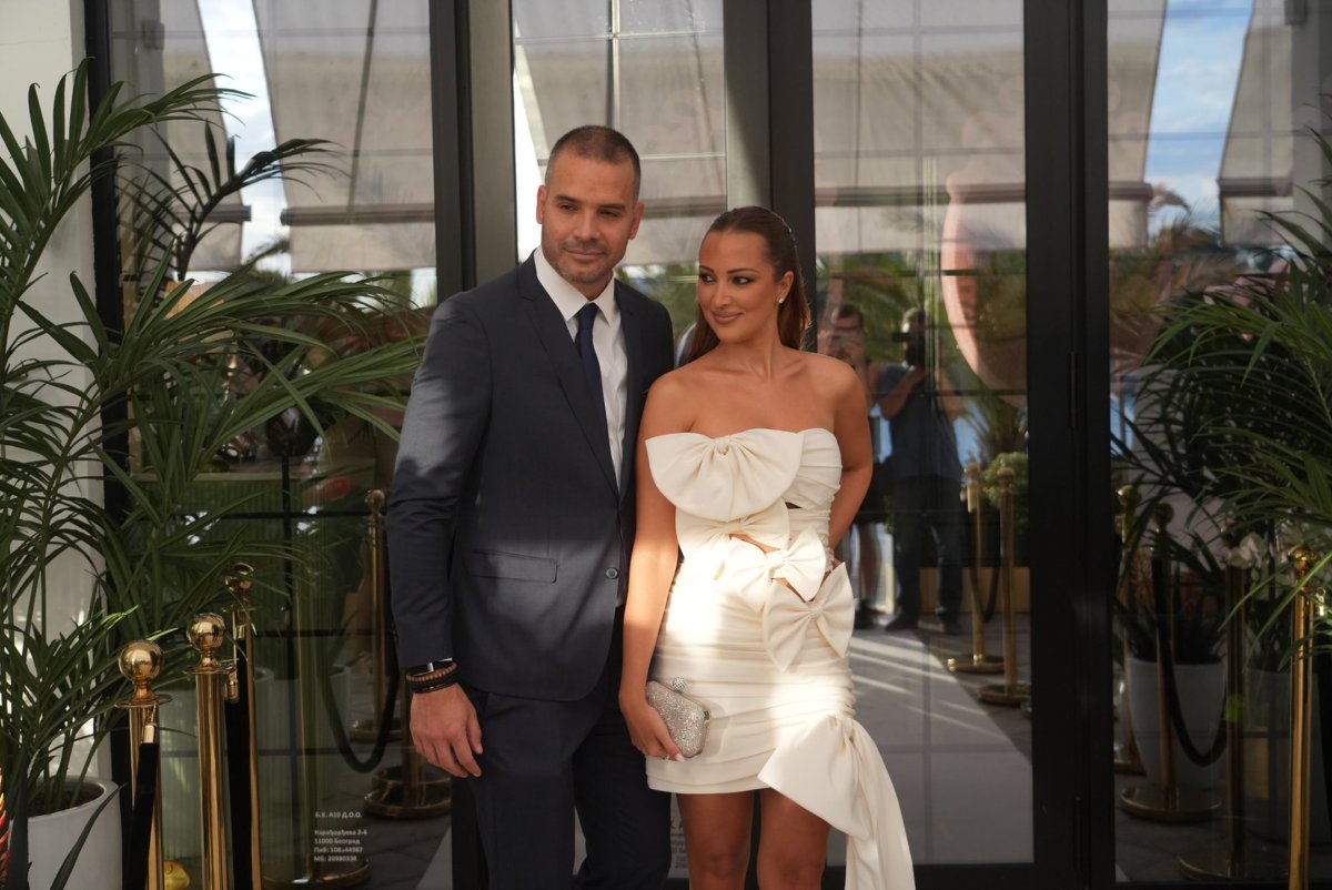 Aria Prijović prohodala; detalji o obrazovanju sestara Rodić